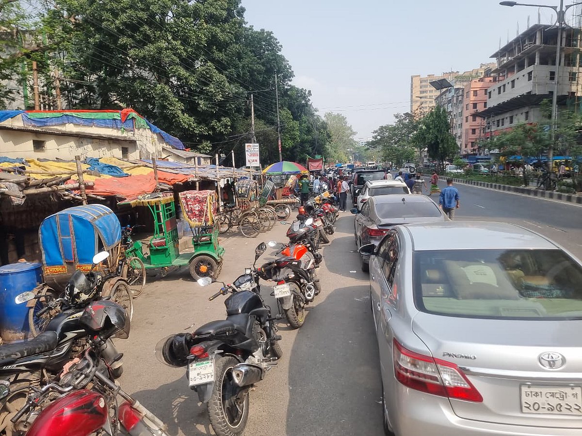 জ্বালানি তেলের লাইন ছোট হয়ে আসছে