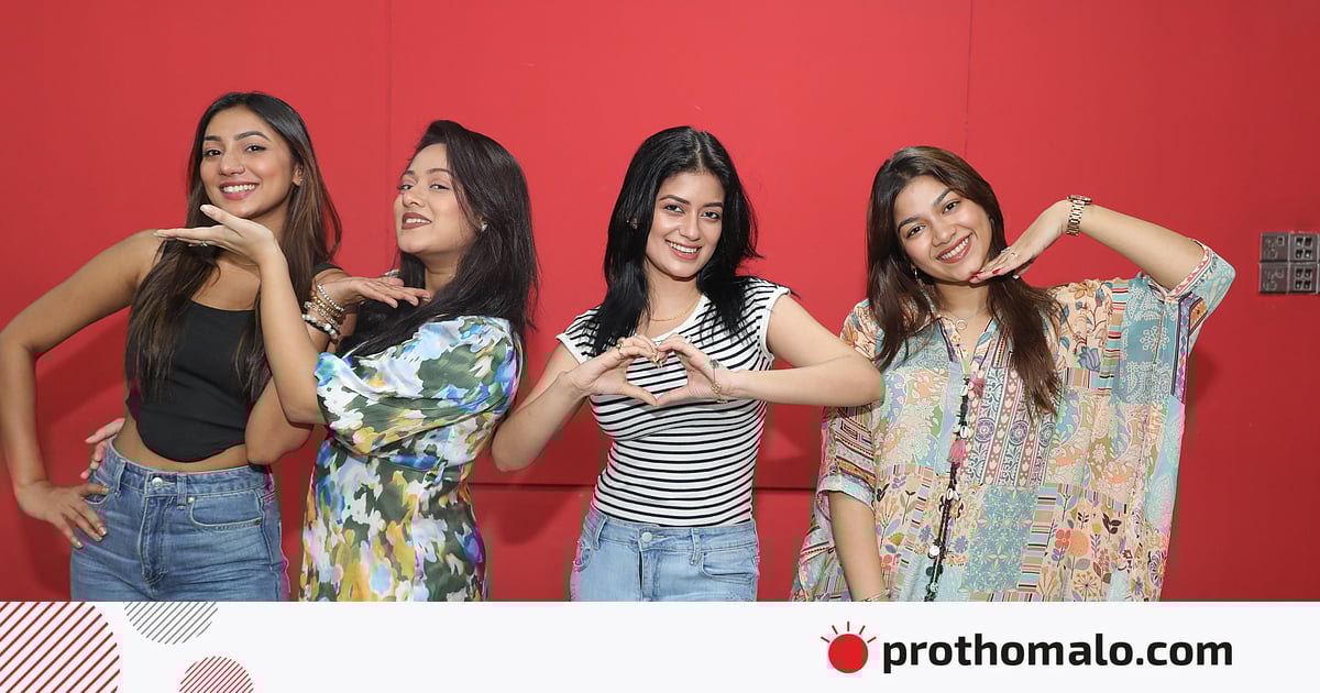 আড্ডায়-আনন্দে মহড়া, আজ মঞ্চ মাতাতে প্রস্তুত তারকারা আড্ডায়-আনন্দে মহড়া, আজ মঞ্চ মাতাতে প্রস্তুত তারকারা