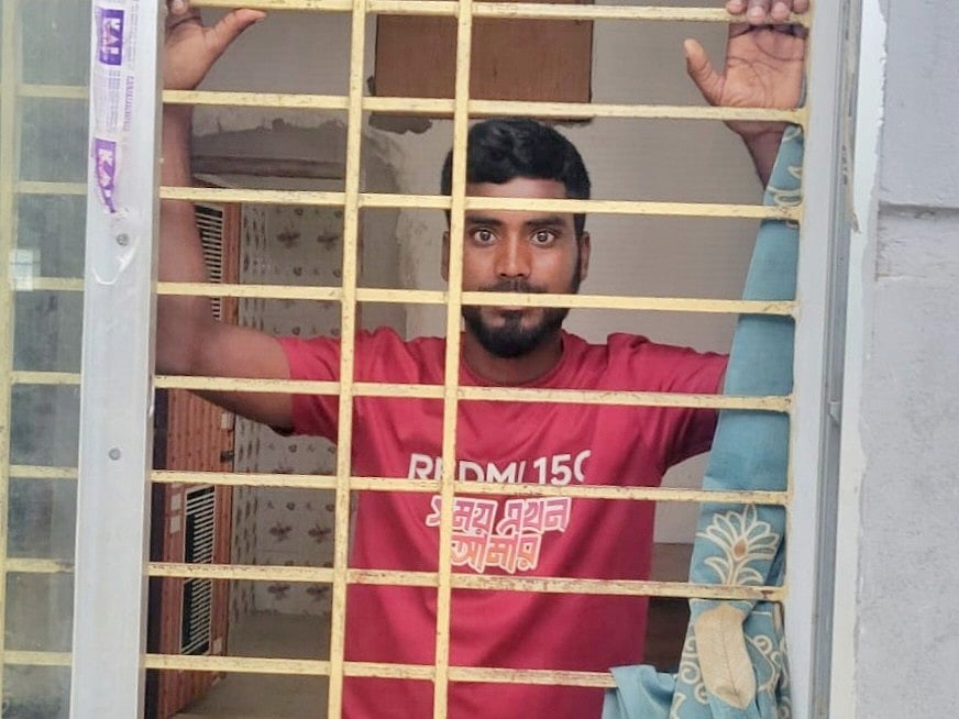 নারী এসআইকে ‘ম্যাডাম’ সম্বোধন করায় যুবককে আটকে রাখার অভিযোগ