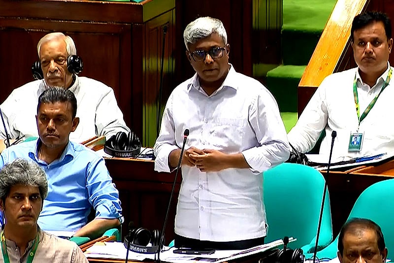 ঢাকায় ১১০ ওয়াট লোডশেডিংয়ের সিদ্ধান্ত