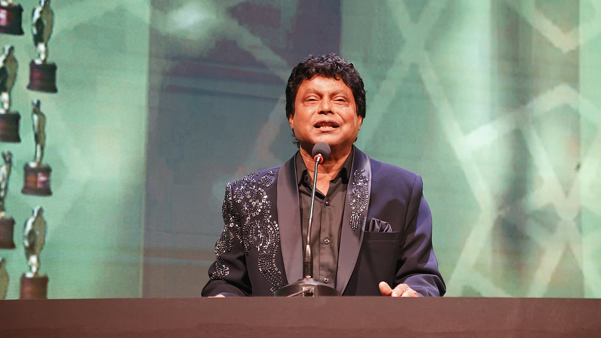 অনুষ্ঠানের শুরুতে বক্তব্য দেন প্রথম আলোর হেড অব কালচারাল প্রোগ্রাম কবির বকুল।  