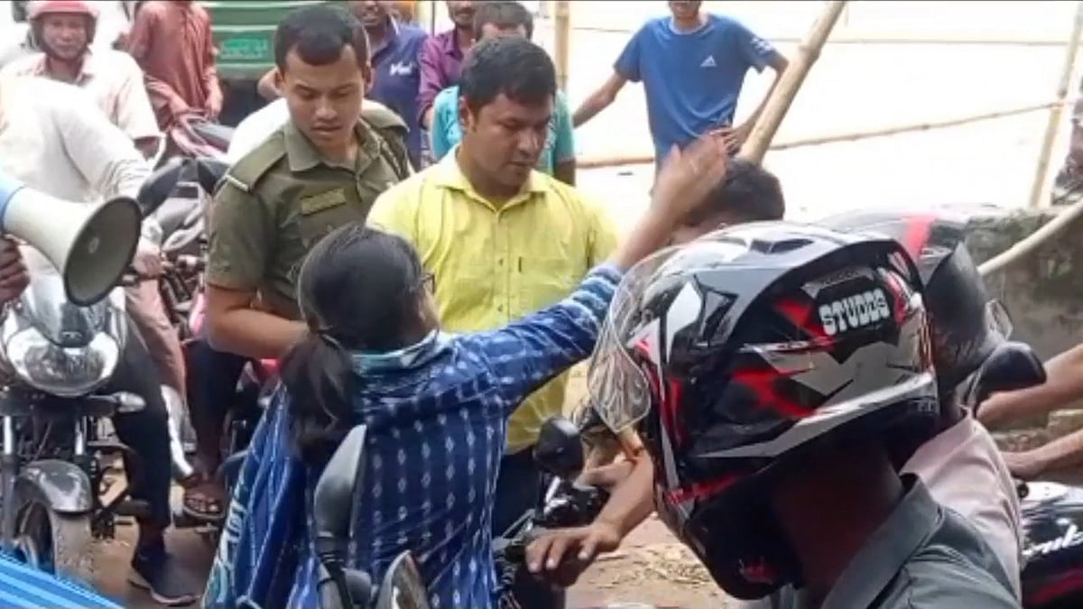 জ্বালানি তেল নিতে এসে ইউএনওর হাতে লাঞ্ছিত হওয়ার অভিযোগ লালমনিরহাটের এক যুবকের