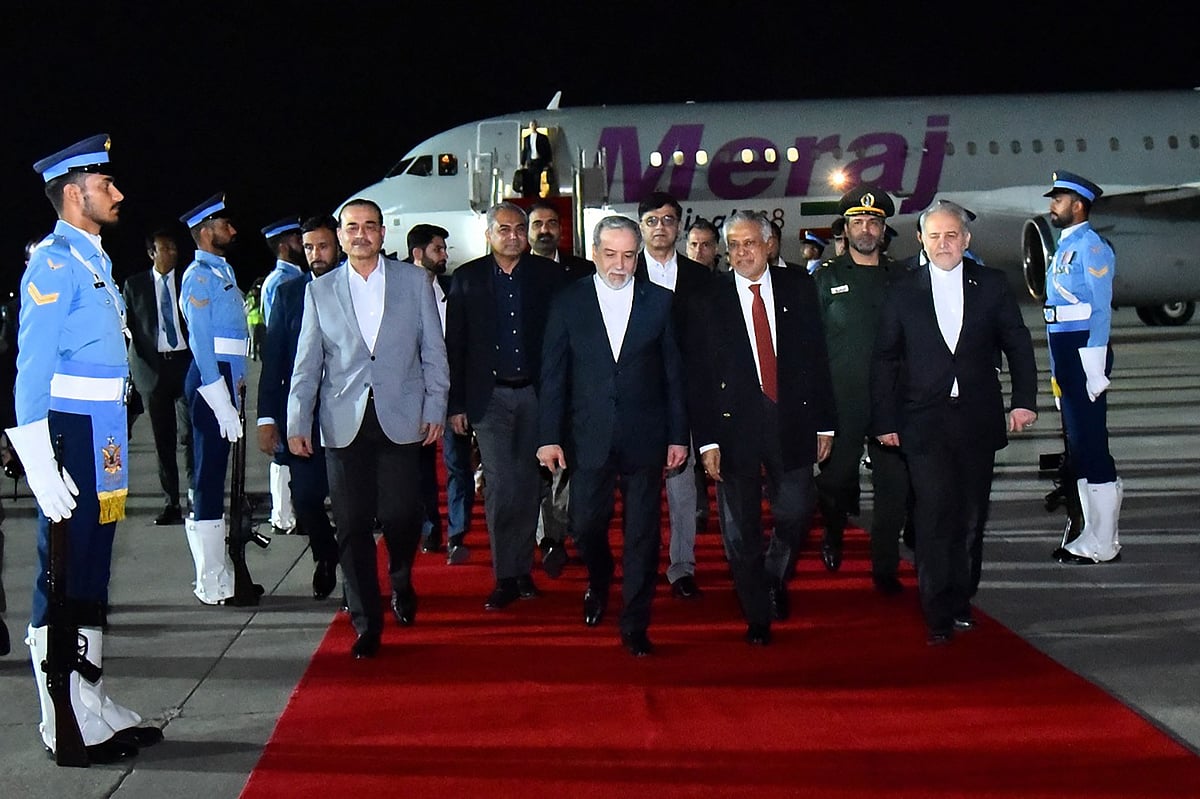 পাকিস্তানের নেতাদের সঙ্গে বৈঠক করবে ইরানের প্রতিনিধিদল: ইসলামাবাদ