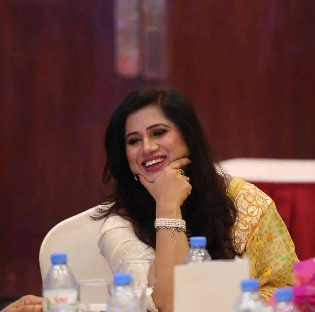 পেশায় লেখক ফাহমিদা হকের সম্পদের পরিমাণ ৬০ লাখ টাকা