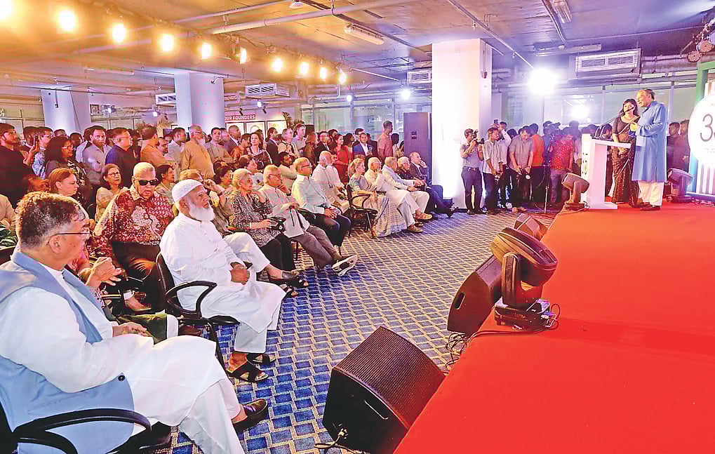 মুক্ত গণমাধ্যমকে পোড়ালে গণতন্ত্রও পুড়ে যায়