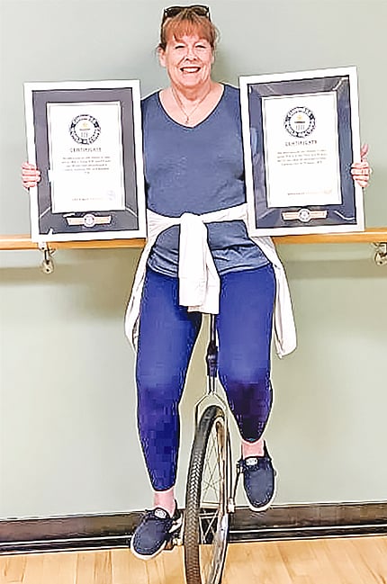 সবচেয়ে বয়সী এক চাকার সাইকেল আরোহী তিনি