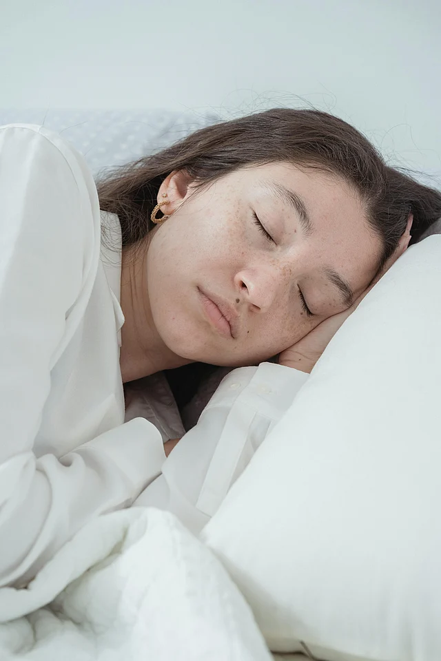 শোয়ার ভঙ্গির সামান্য পরিবর্তন অনেক সময় এই সমস্যাকে কমিয়ে দিতে পারে