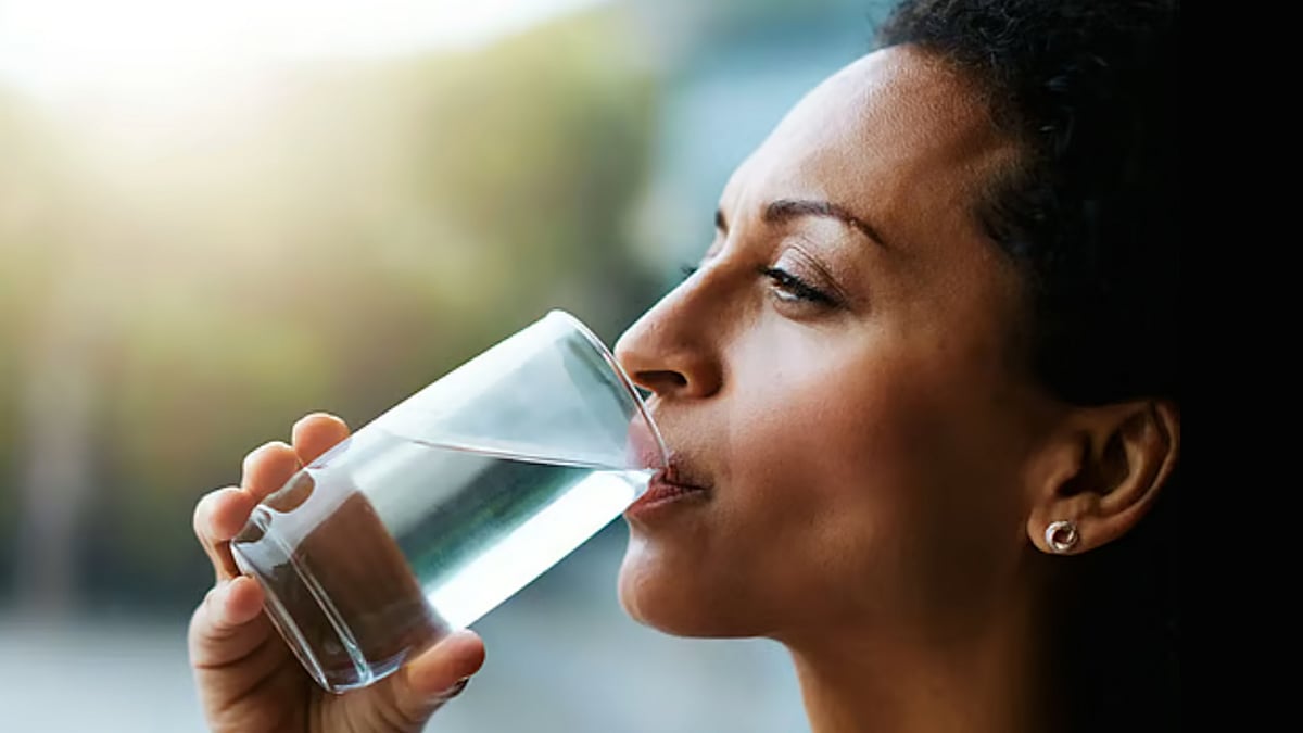 গরমে পানিশূন্যতা রোধে করণীয় কী, জানাচ্ছেন বিশেষজ্ঞরা