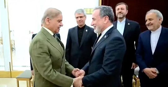 পাকিস্তানের প্রধানমন্ত্রীর সঙ্গে কাল আবার বৈঠক হতে পারে ইরানের পররাষ্ট্রমন্ত্রীর