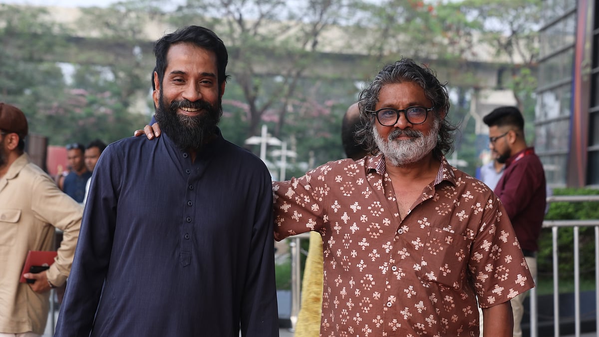 অনিমেষ আইচ ও গিয়াসউদ্দিন সেলিম। ছবি: ফেসবুক থেকে