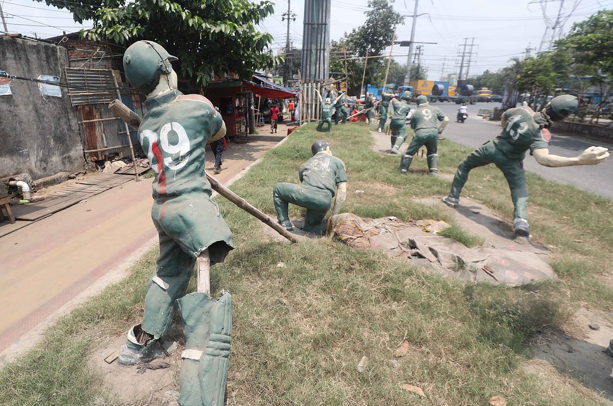 অযত্ন-অবহেলায় ক্রিকেটারদের ভাস্কর্য