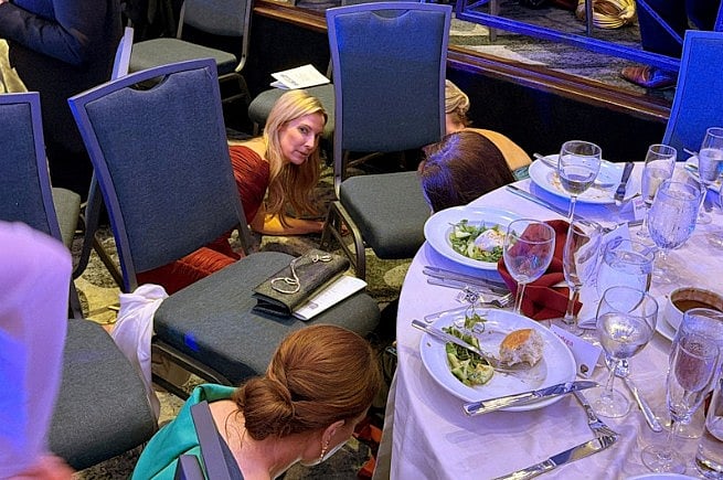 গুলির শব্দ শুনে ট্রাম্প–মেলানিয়াসহ অতিথিরা কে কী করছিলেন