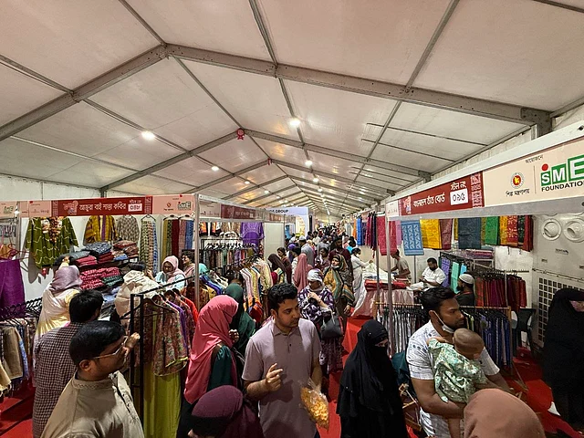 স্টলগুলো জমে উঠেছে প্রথম দিন থেকেই