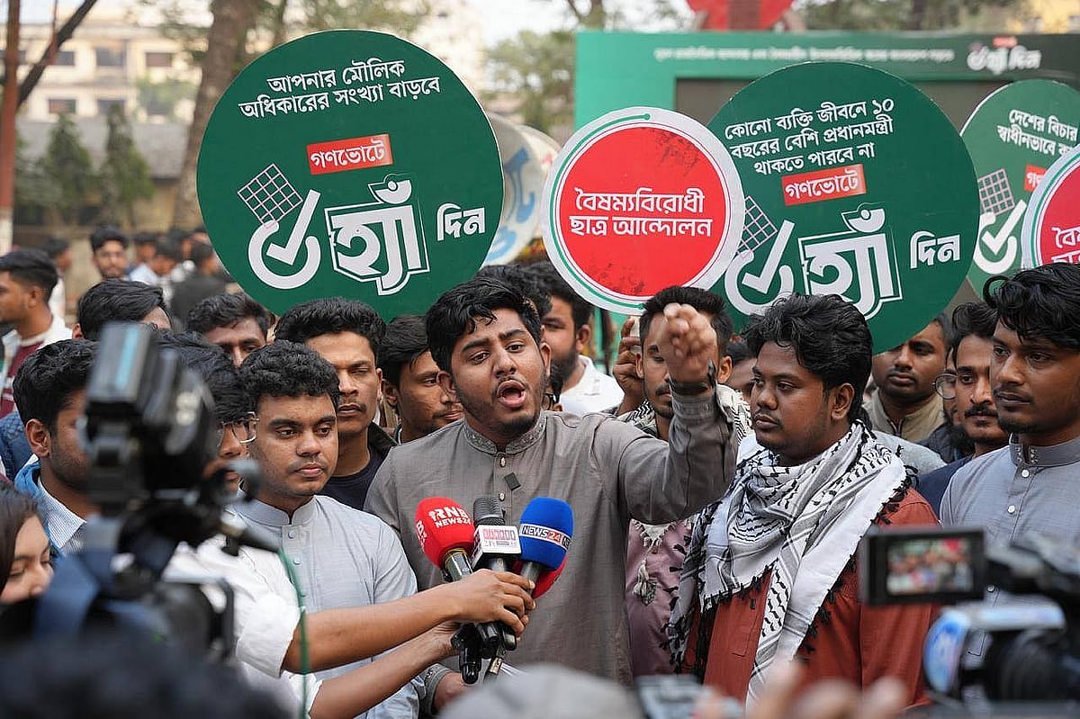 গণভোট প্রচারে কোটি টাকা: বিতর্কে ছাত্র আন্দোলন