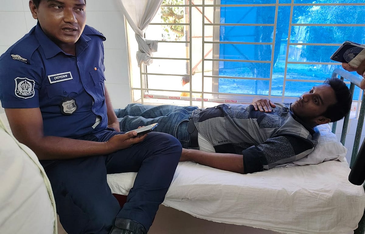 গোমস্তাপুরে বিএনপি নেতার বিরুদ্ধে পুলিশ কনস্টেবলকে মারধরের অভিযোগ