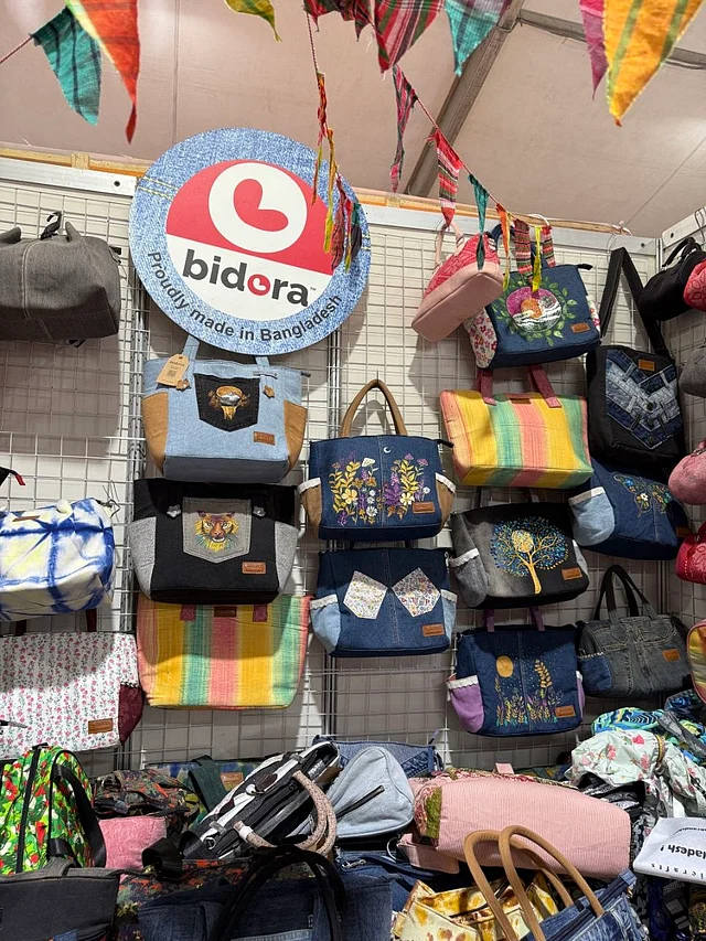 ব্যাগের ভিন্নধর্মী কালেকশন 