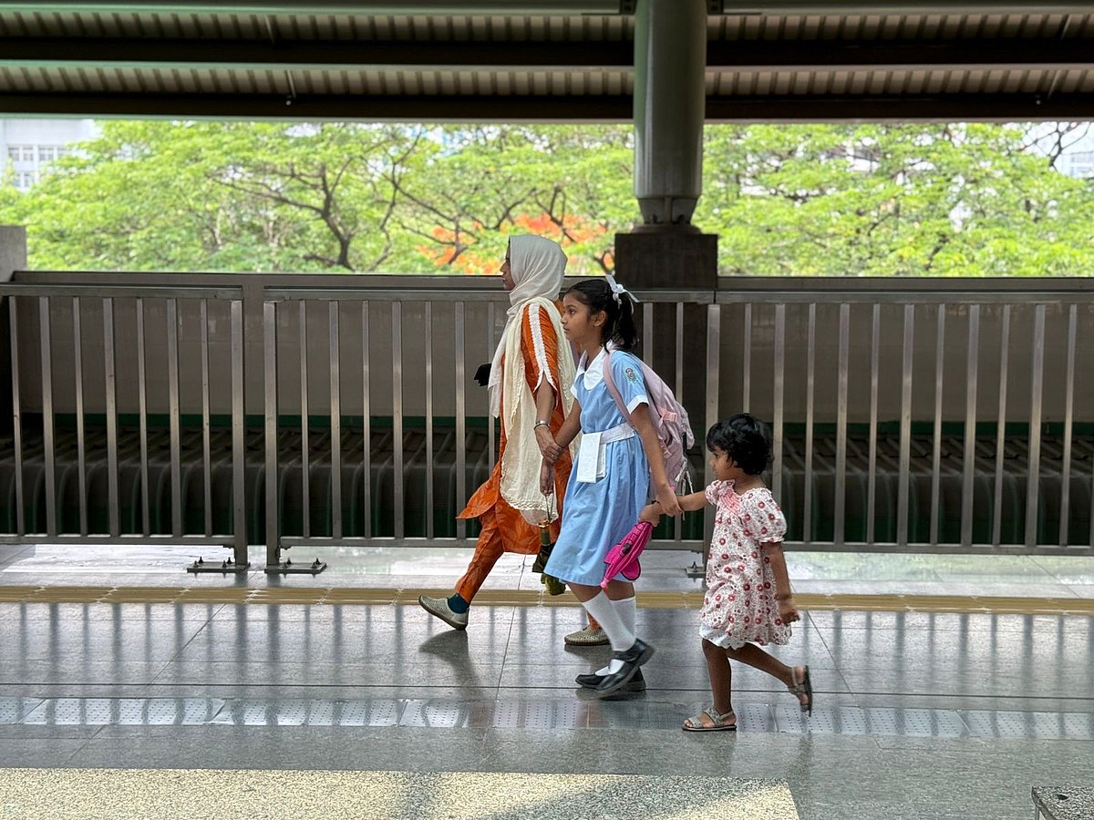 স্কুলের সময়ের যানজট: অস্থায়ী নির্দেশনা নয়, দরকার সমন্বিত নীতি