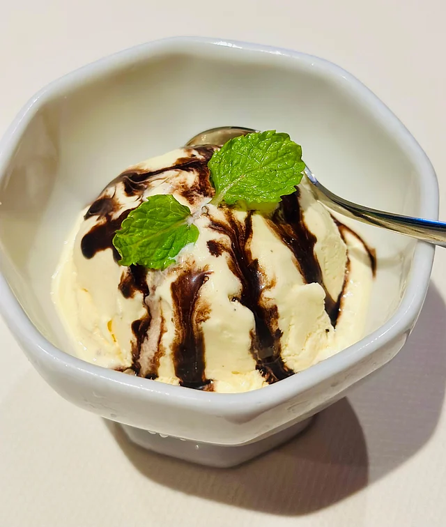 ভ্যানিলা আইসক্রিমের মসৃণ স্বাদ বেশ প্রশংসা কুড়িয়েছে