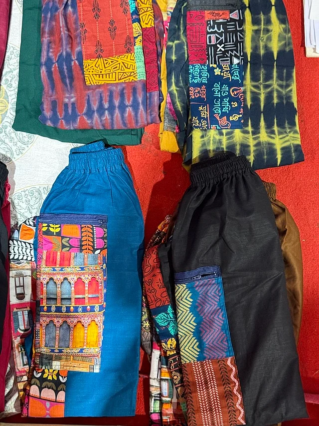 বাটিক আর প্যাভওয়ার্কের ফিউশনওয়্যার