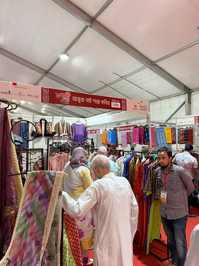 সব বয়সীরাই এসেছেন এবারের মেলায়