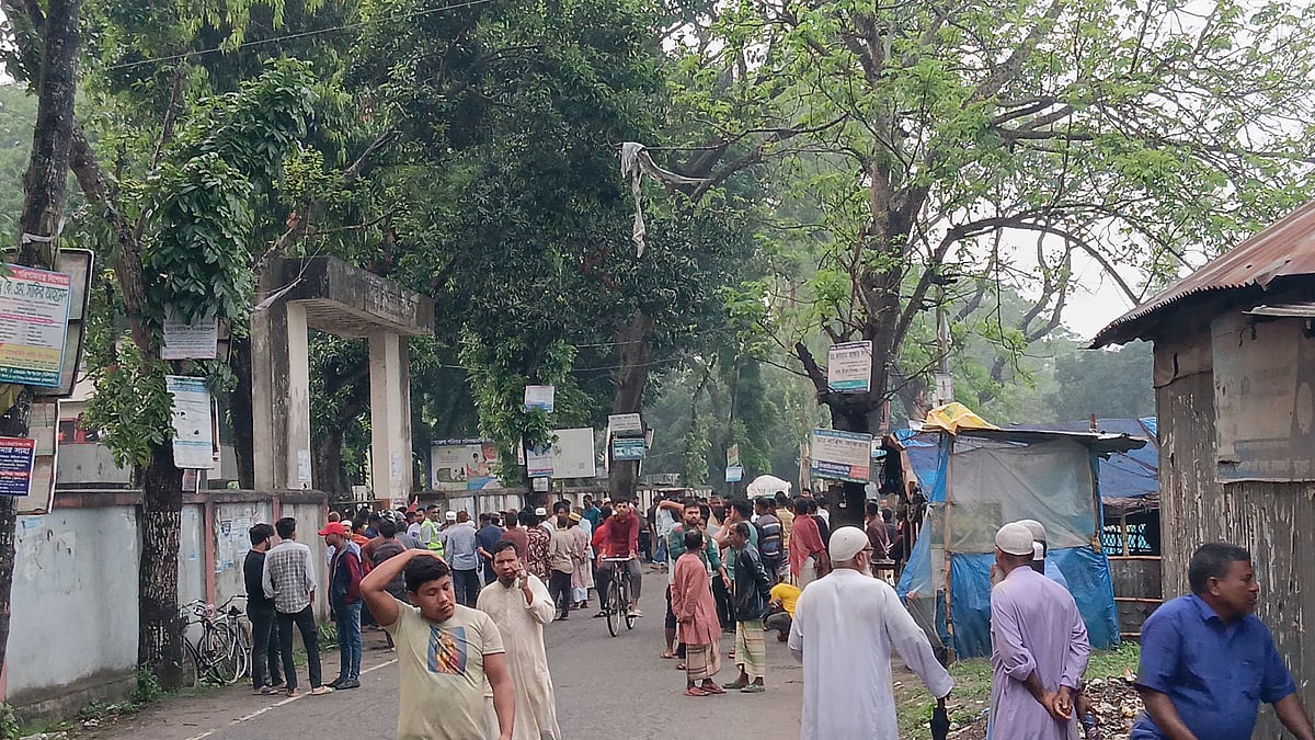 কুড়িগ্রামে ফেসবুক পোস্টকে কেন্দ্র করে ছাত্রদল-শিবির সংঘর্ষ, আহত ৬
