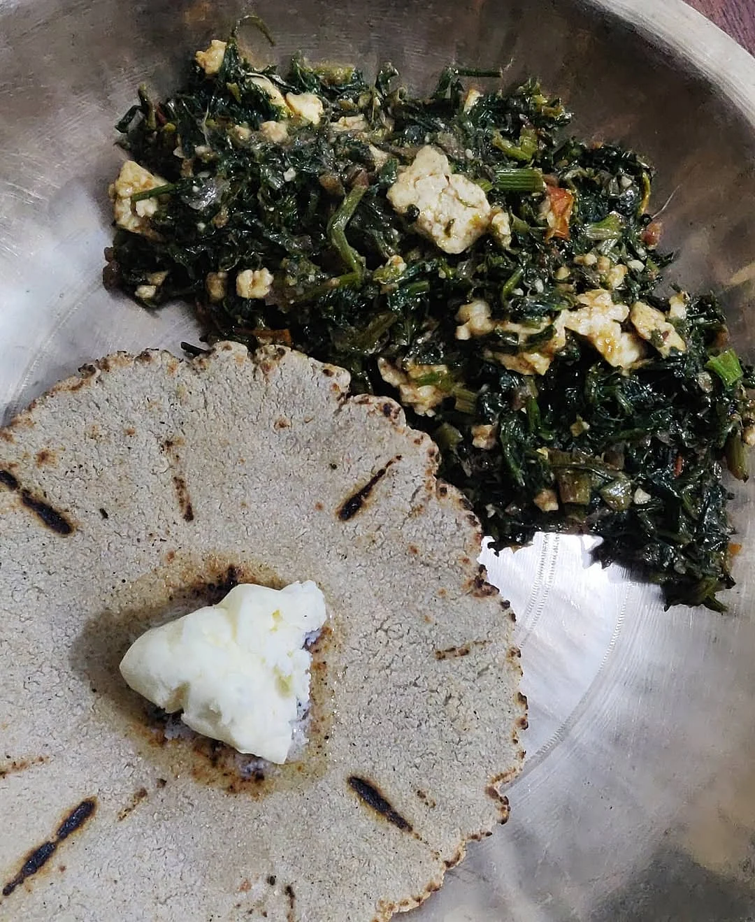 prothomalo-bangla%2F2026-04-27%2F3zcirutv%2FJowar-sorghum-ki-roti-makkhan-home-made-hand-churned-cultured-butter-and-paalak-paneer-ki-.jpg?w=1536&auto=format%2Ccompress&fmt=webp