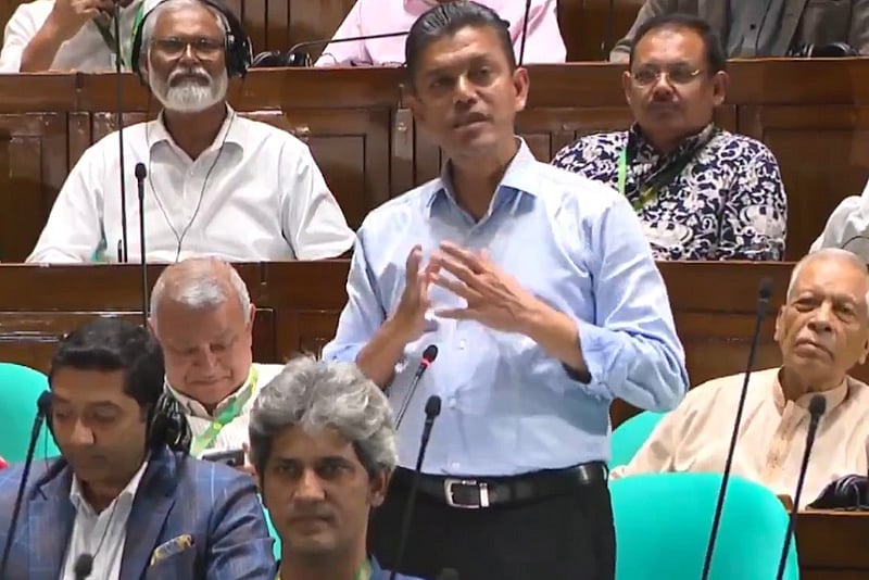 গুপ্তভাবে, মব সৃষ্টি করে ক্যাম্পাসে অশান্তি তৈরি করলে সুখকর হবে না: হুইপ রকিবুল ইসলাম