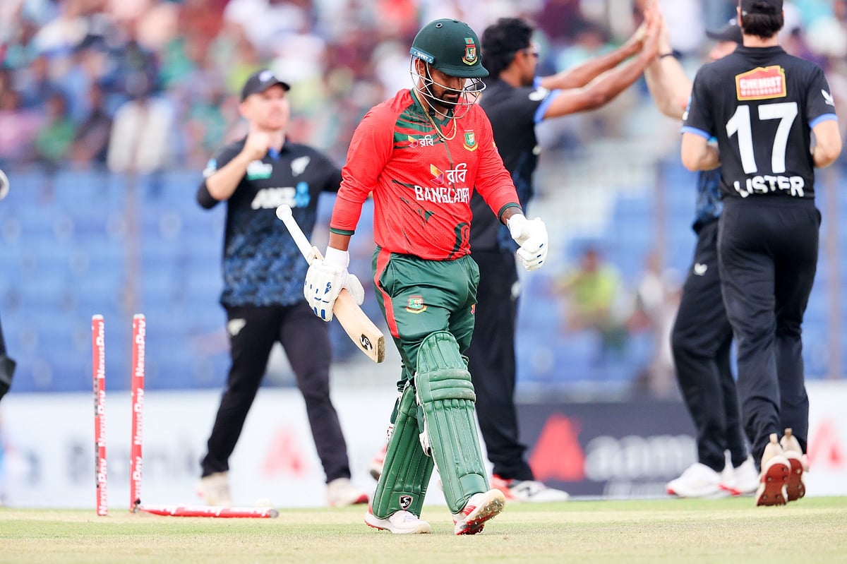 ২৫ বলে ২০ রান করে আউট তানজিদ, বিপদে বাংলাদেশ