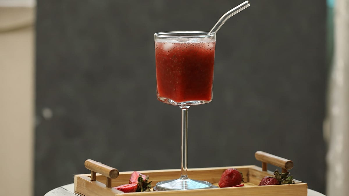 স্ট্রবেরি পুদিনা মোহিত বানাবেন যেভাবে