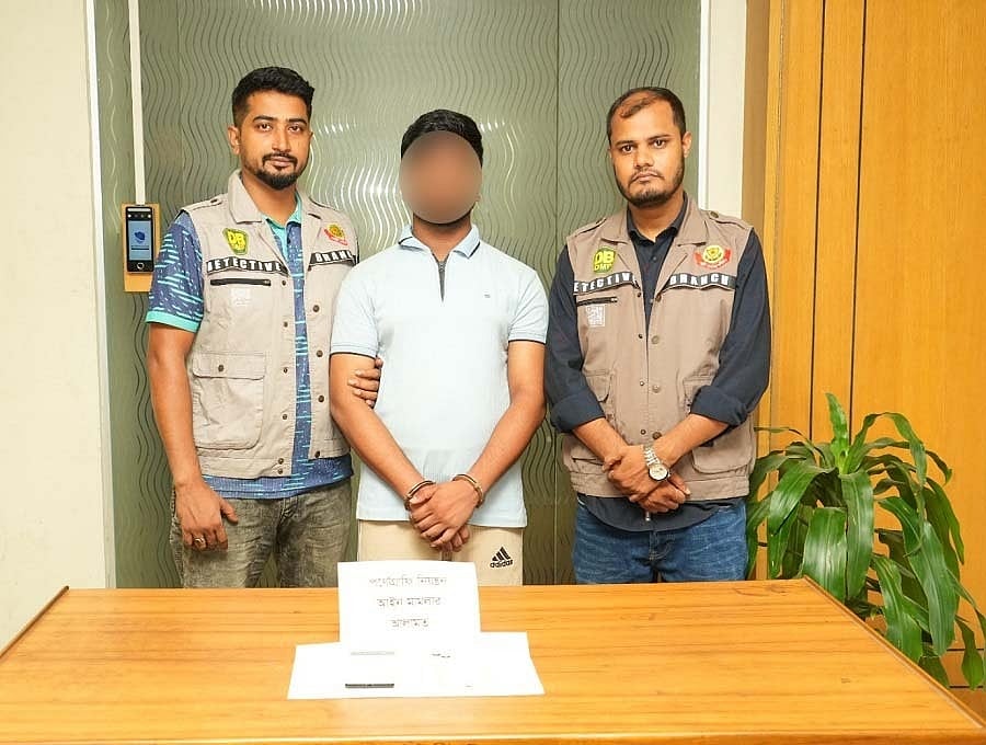 মিরপুরে পর্নোগ্রাফি বিক্রির অভিযোগে তরুণ গ্রেপ্তার