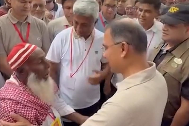 প্রধানমন্ত্রীর সঙ্গে সাক্ষাৎ করলেন জিয়াউর রহমানের সঙ্গে খাল খননকারী