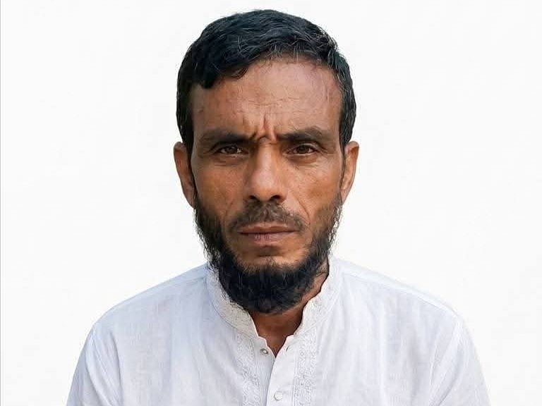 ‘এক সপ্তাহ অচেতন হয়ে পড়ে রইলেন, আমাদের ডাকে আর ফিরলেন না বাবা’