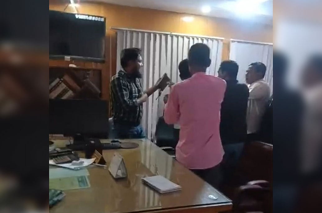 ইউএনও কার্যালয়ে ঢুকে সাংবাদিকের ওপর হামলার অভিযোগ বিএনপি নেতার বিরুদ্ধে