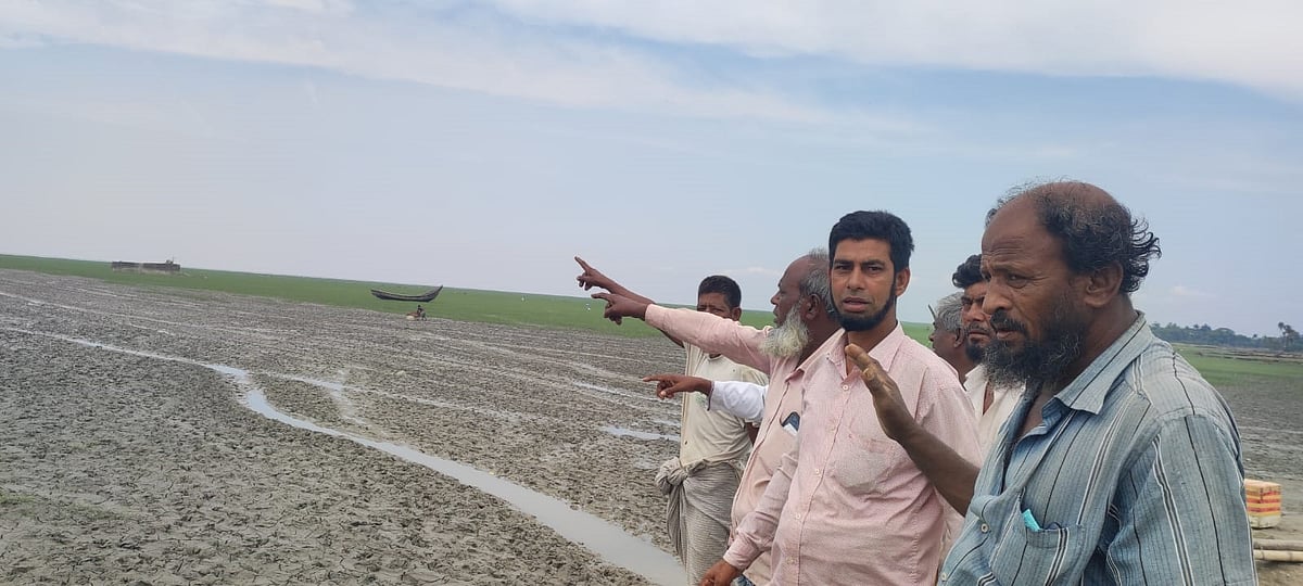 গরুর লেজ ধরে পানিতে ভেসে ছিলেন রহমত উল্লাহ