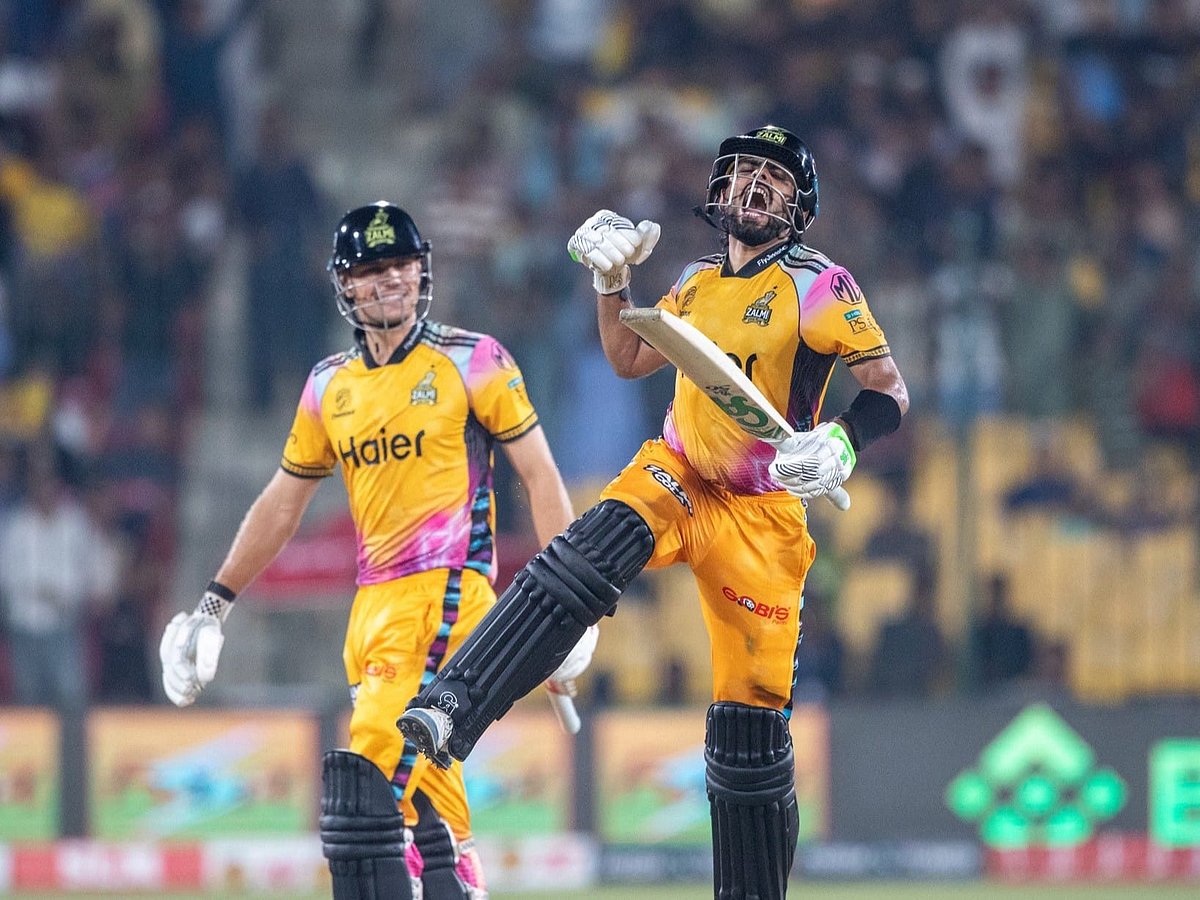 কোহলি–অভিষেকের পাশে বাবর