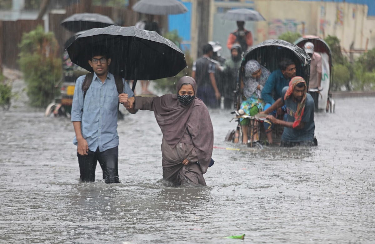 চট্টগ্রামের জলাবদ্ধতা নিরসন: পরিকল্পনায় তাড়াহুড়া, তিন বছরের কাজ ১১ বছরে গড়াচ্ছে