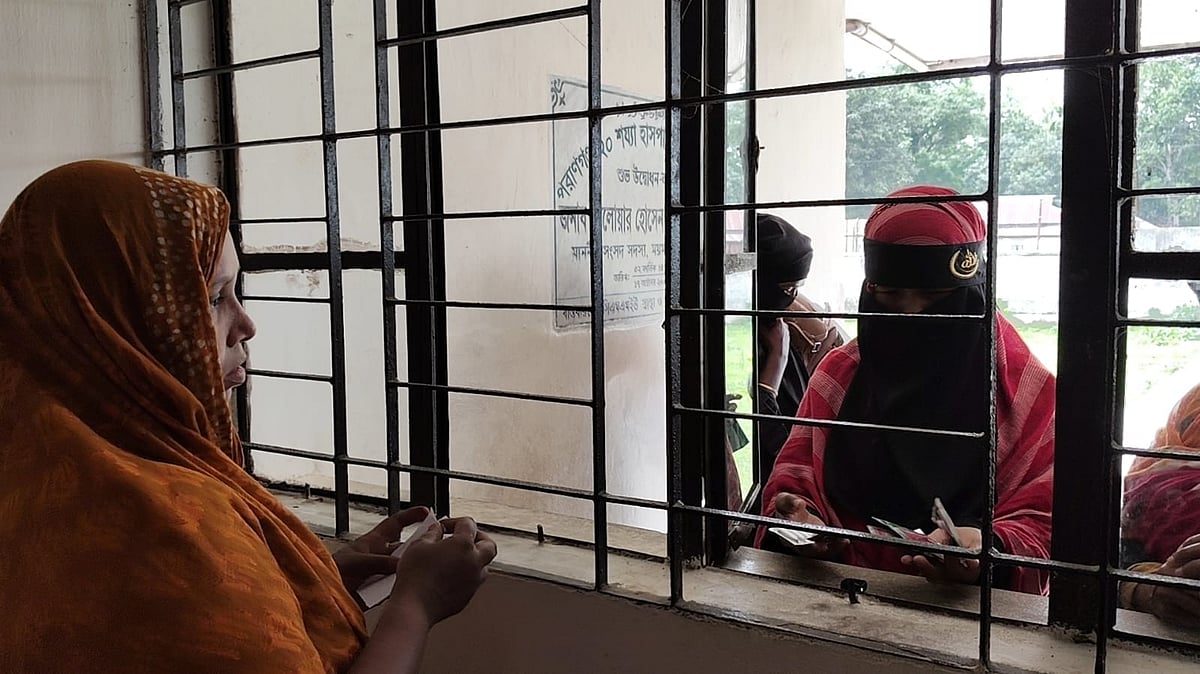 রোগীরাই যেন ‘চিকিৎসক’, তাঁদের কথাতেই দেওয়া হয় ওষুধ