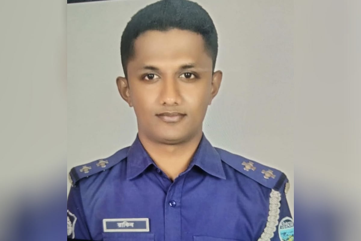 ব্যারাক থেকে বেরিয়ে কলাবাগান থানার এসআই ‘নিখোঁজ’