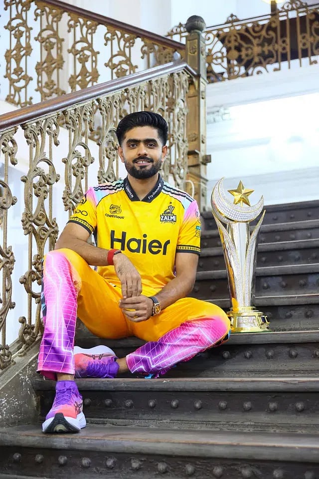 রেকর্ড ৫৮৮ রান—একগুঁয়েমি ছেড়ে বাবর যেভাবে বদলে গেলেন