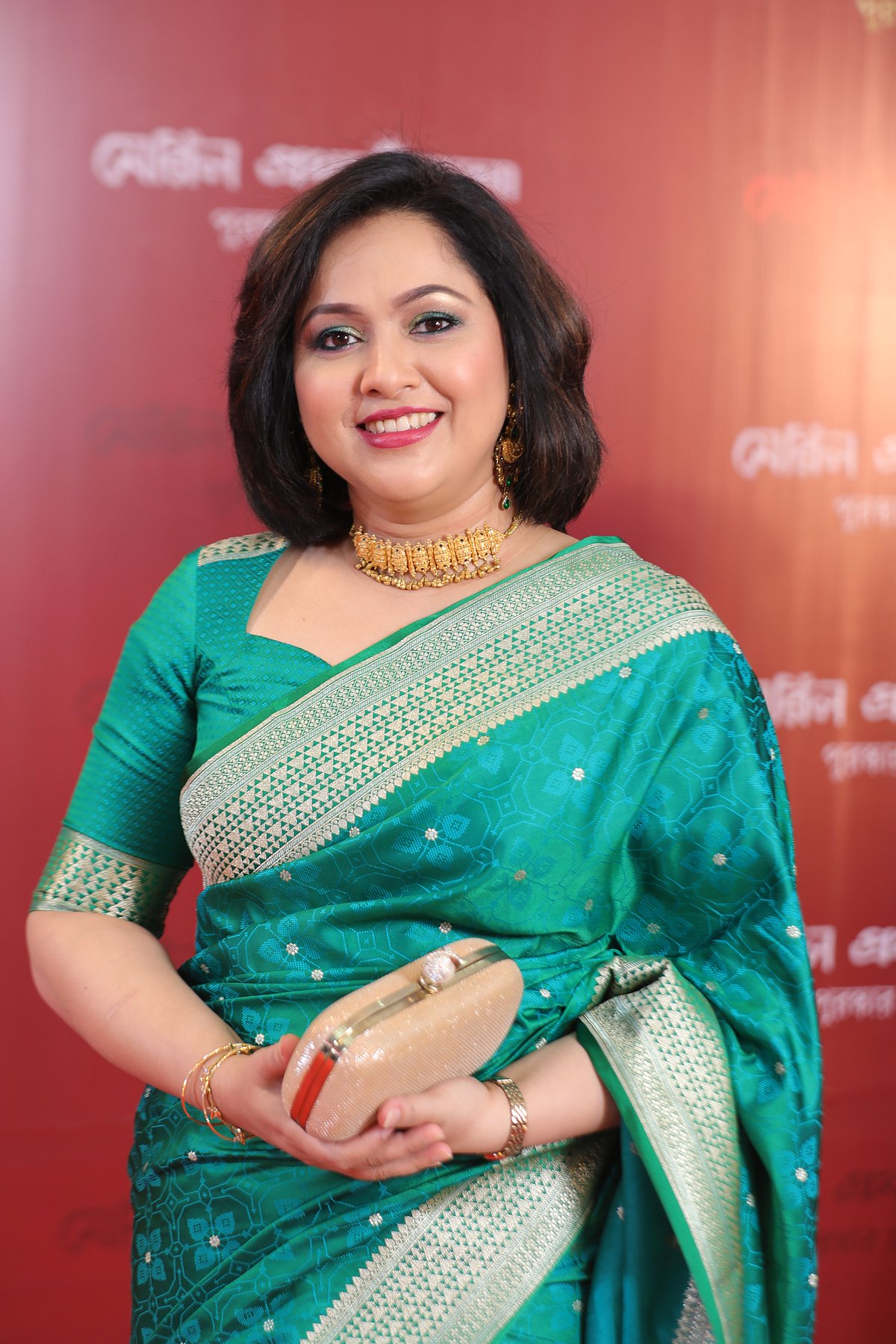 ছোট চুলে নজর কাড়লেন যে তারকারা