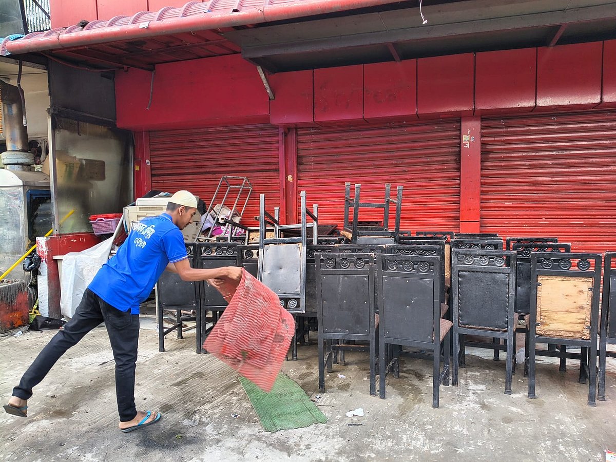 ‘রান্না করা খাবারও বাঁচাতে পারিনি, সব ভেসে গেছে’