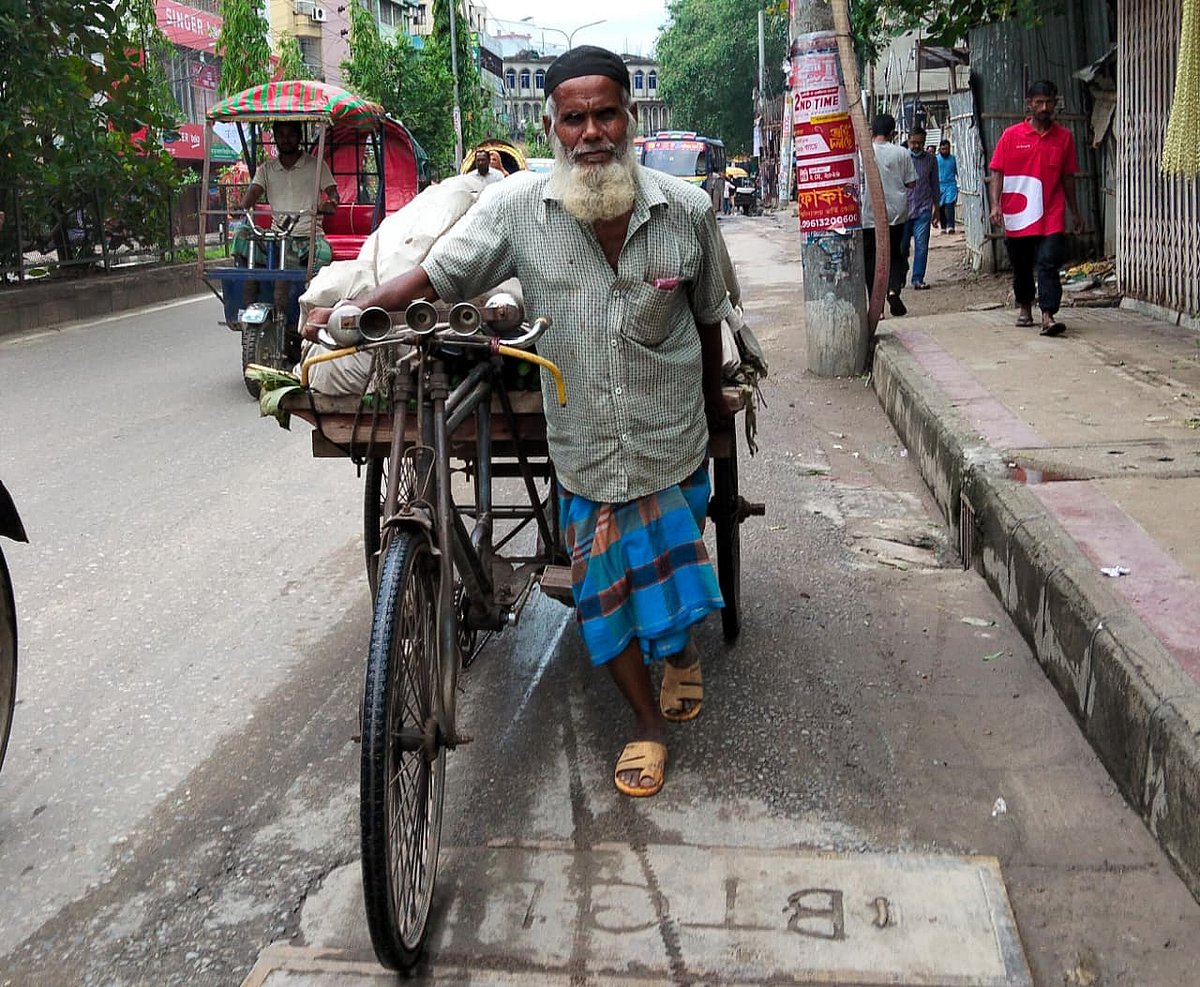 ‘কামে আইমু, যাইমু, দিবস–টিবস জানি না’