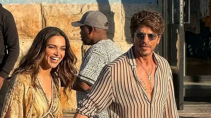 মা হওয়ার পরও শুটিংয়ে দীপিকা, ভাইরাল ছবি