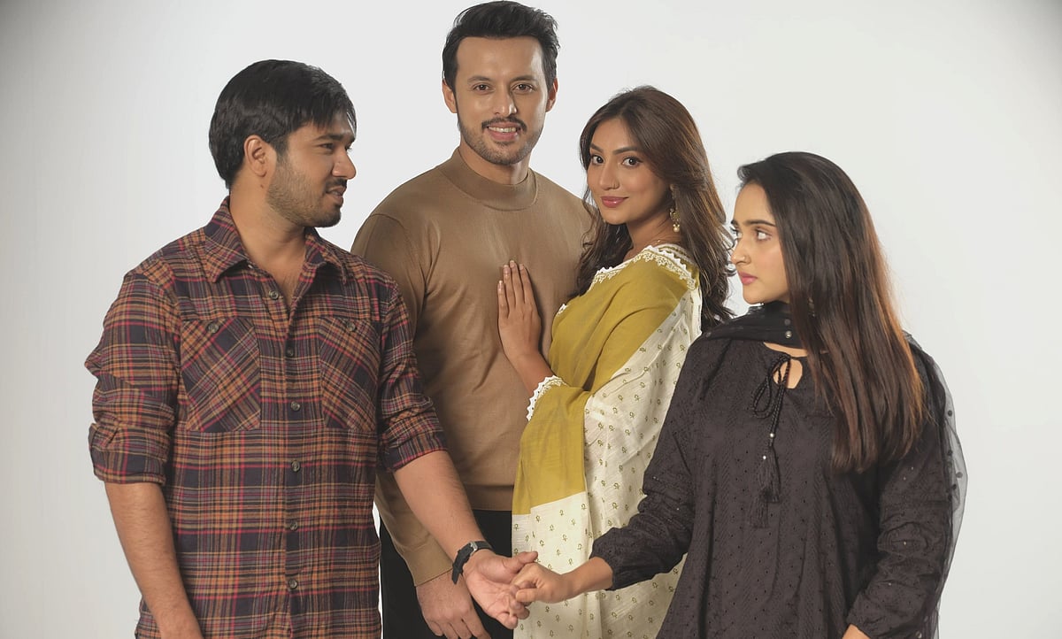 বাবার কথা মনে পড়ে গেছে! যে নাটক দেখে কাঁদছেন দর্শক