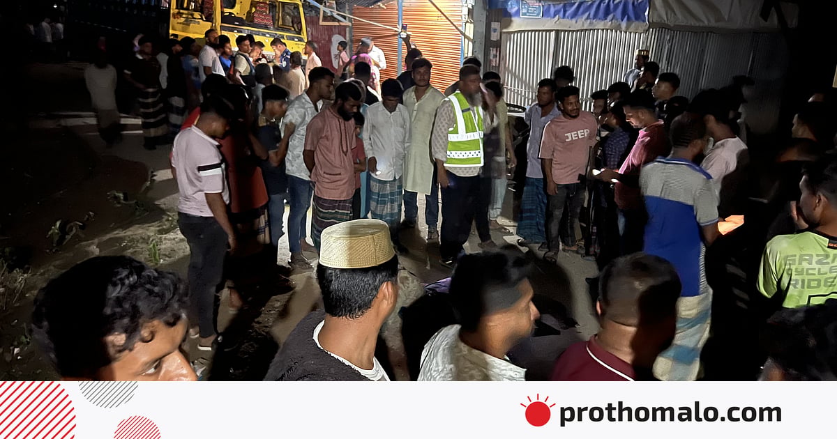 ফরিদপুরে ট্রাকের ধাক্কায় আহত ৭, পরে গণপিটুনিতে চালক নিহত ফরিদপুরে ট্রাকের ধাক্কায় আহত ৭, পরে গণপিটুনিতে চালক নিহত