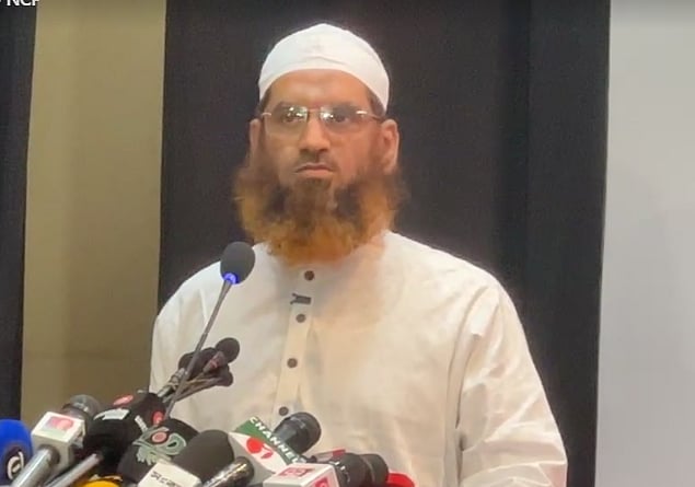 বিএনপিকে ‘বিপ্লবের’ হুঁশিয়ারি দিলেন মামুনুল হক