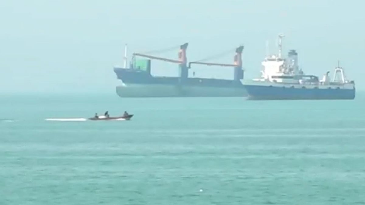 ২২ কোটি ডলারের তেল নিয়ে যুক্তরাষ্ট্রের অবরোধ এড়াল ইরানি ট্যাংকার
