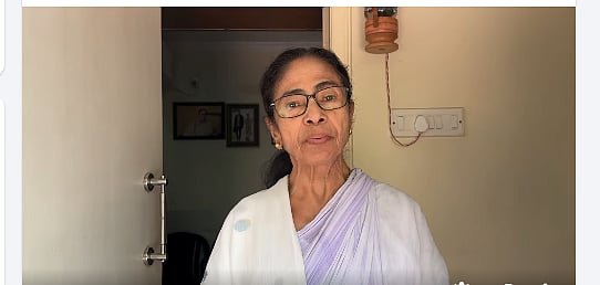 ভবানীপুরেও এগিয়ে শুভেন্দু, গণনাকেন্দ্র ছেড়ে বেরিয়ে গেলেন মমতা