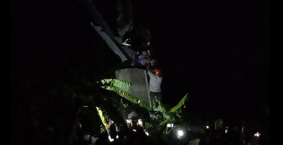 প্রেমিকার সঙ্গে বিচ্ছেদের পর ৪৬০ ফুট টাওয়ারে উঠে আত্মহত্যার চেষ্টা তরুণের, দীর্ঘ চেষ্টায় উদ্ধার