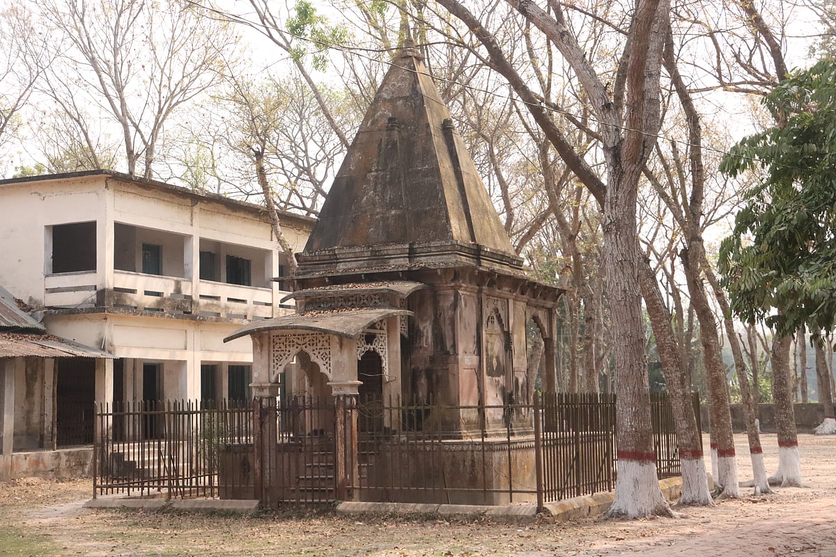 নান্দনিক খরসূতী জমিদার বাড়ি